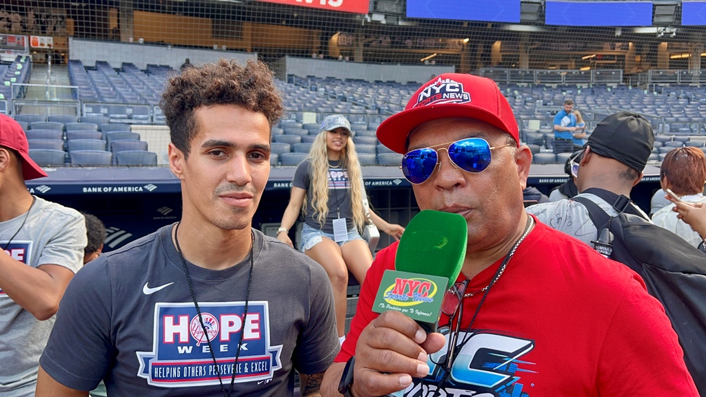 Anthony Santos, destacado boxeador amateur con récord de 40 victorias sin derrotas, durante su visita al Yankee Stadium en representación del gimnasio Legends Boxing del Bronx, un programa que impacta a cientos de jóvenes mediante el deporte y la educación.
