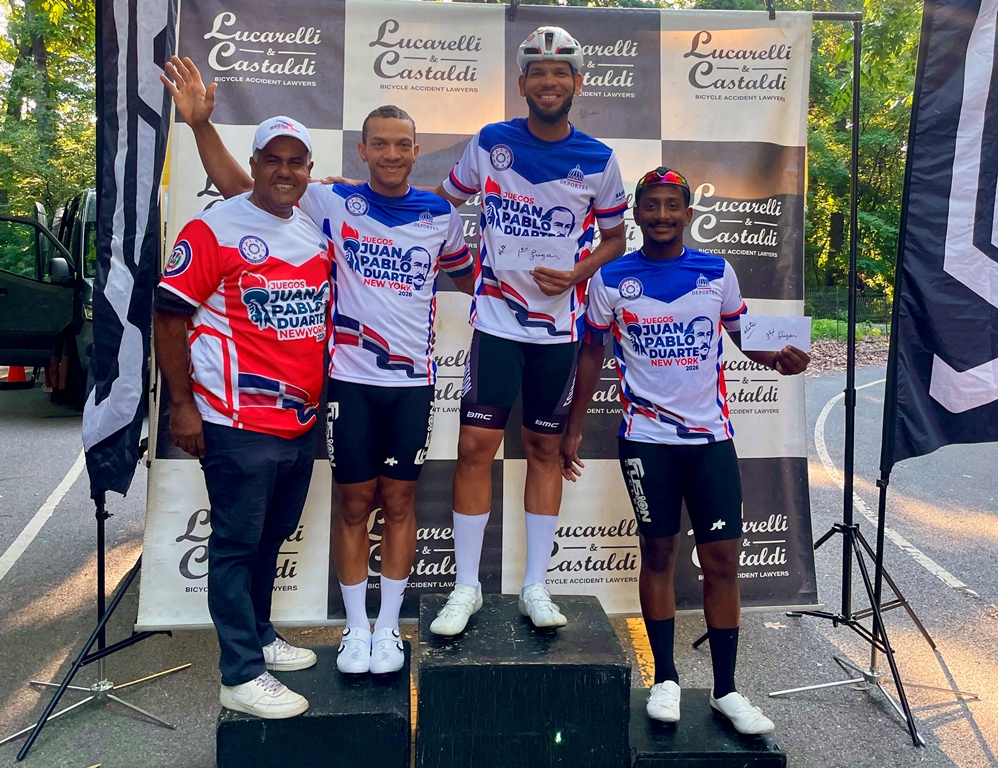 Wellington Canela y Andy Rosario, campeones de oro en ciclismo de los II Juegos Juan Pablo Duarte 2026, celebrados en Prospect Park, Brooklyn.