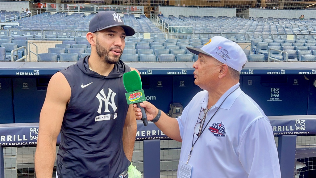 Agustín Zapata entrevista al infielder panameño José Caballero en el Yankee Stadium