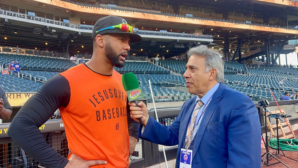 Neftalí Medina conversa con Leody Taveras en Citi Field sobre su temporada 2026 en Grandes Ligas y su futuro.