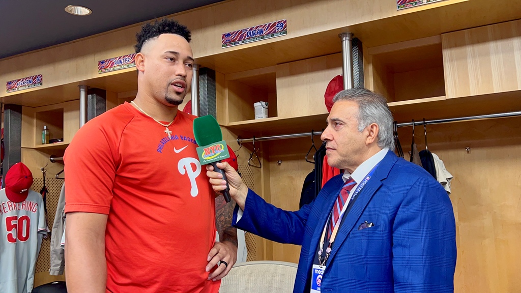 Neftalí Medina entrevistando a Johan Durán en el Citi Field, hogar de los Mets de Nueva York.