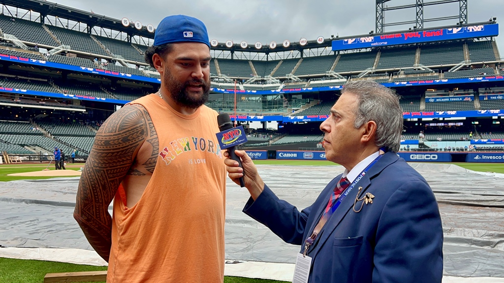 Neftalí Medina con Sean Manaea analizando la temporada de los Mets y su actuación propia en el 2026.