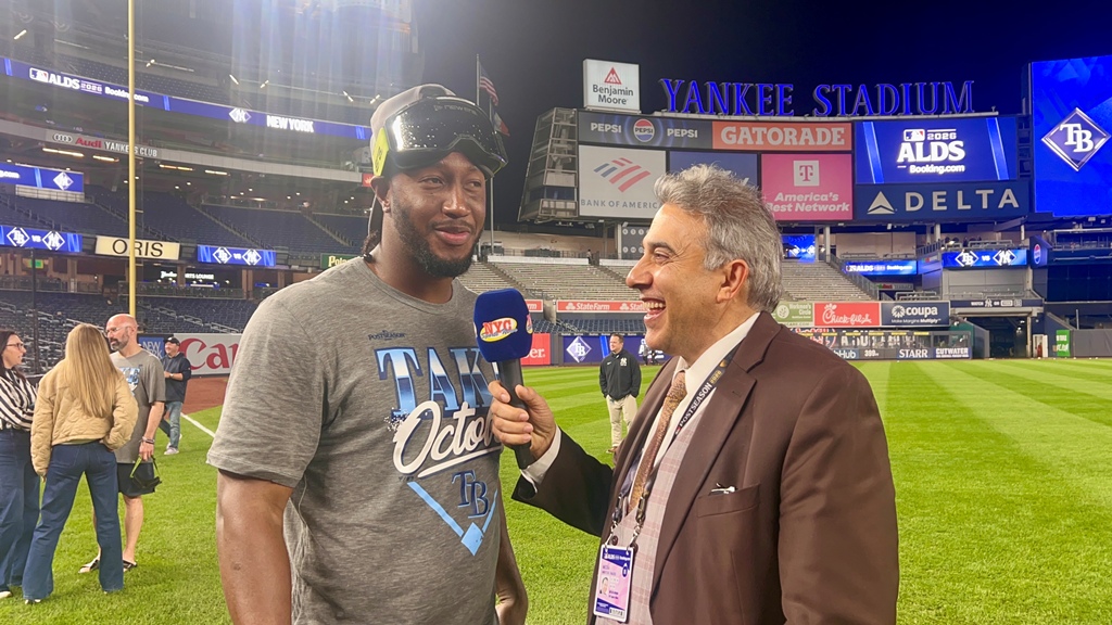 Neftalí Medina entrevista a Jorge Mateo en el Yankee Stadium, donde el utility dominicano compartió sus impresiones sobre la gran celebración de Tampa Bay y el avance a la segunda ronda de la postemporada.